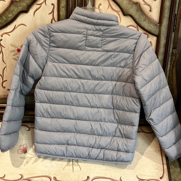 Old Navy Puffer Jacket. Size M(8). Packable. Has place for Name and Loop - Picture 6 of 8